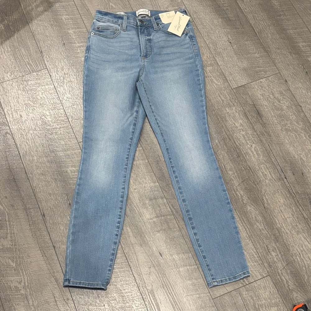 Universal Thread Light Blue Skinny Jeans
